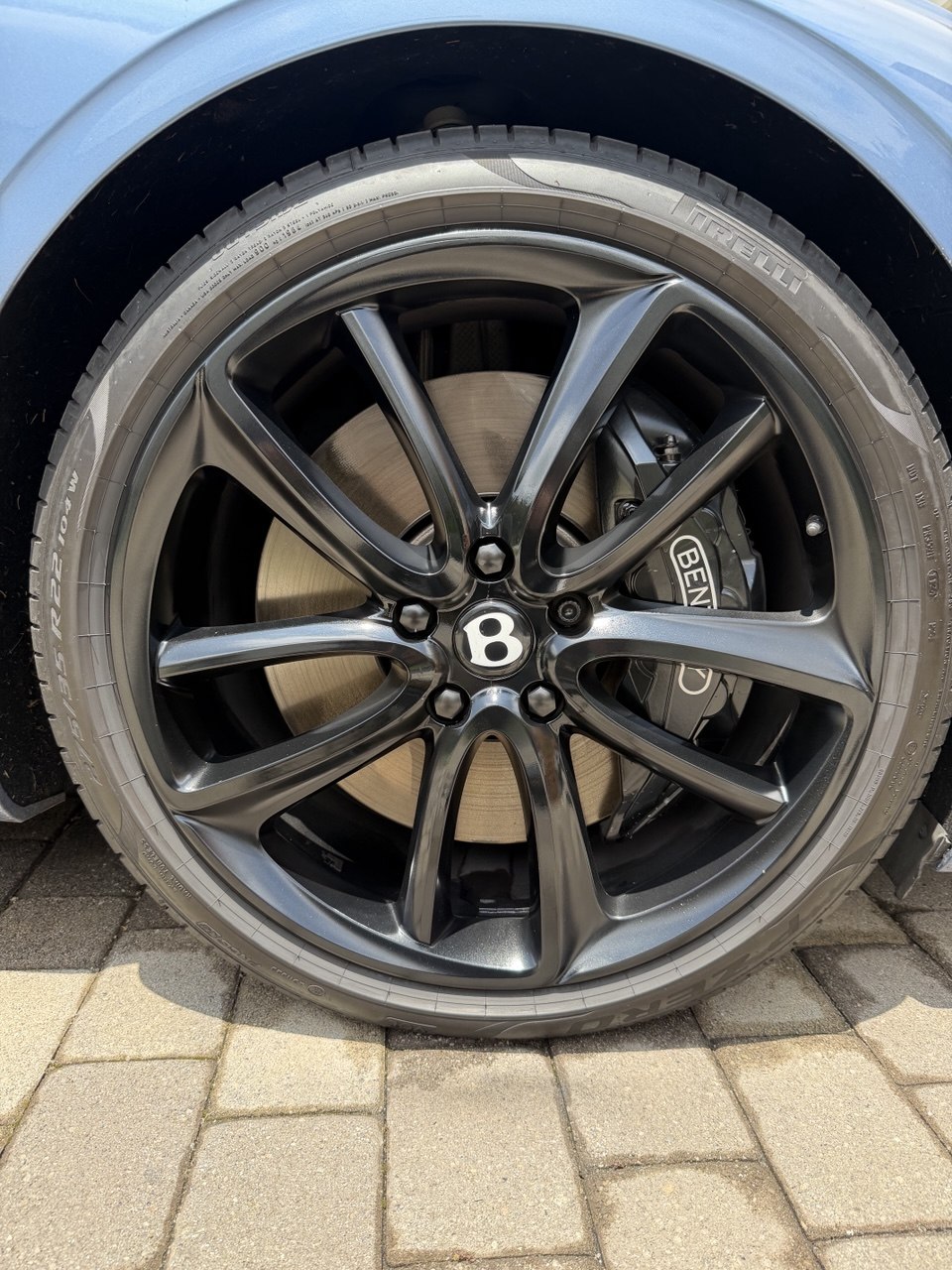 Bentley custom dark wheel